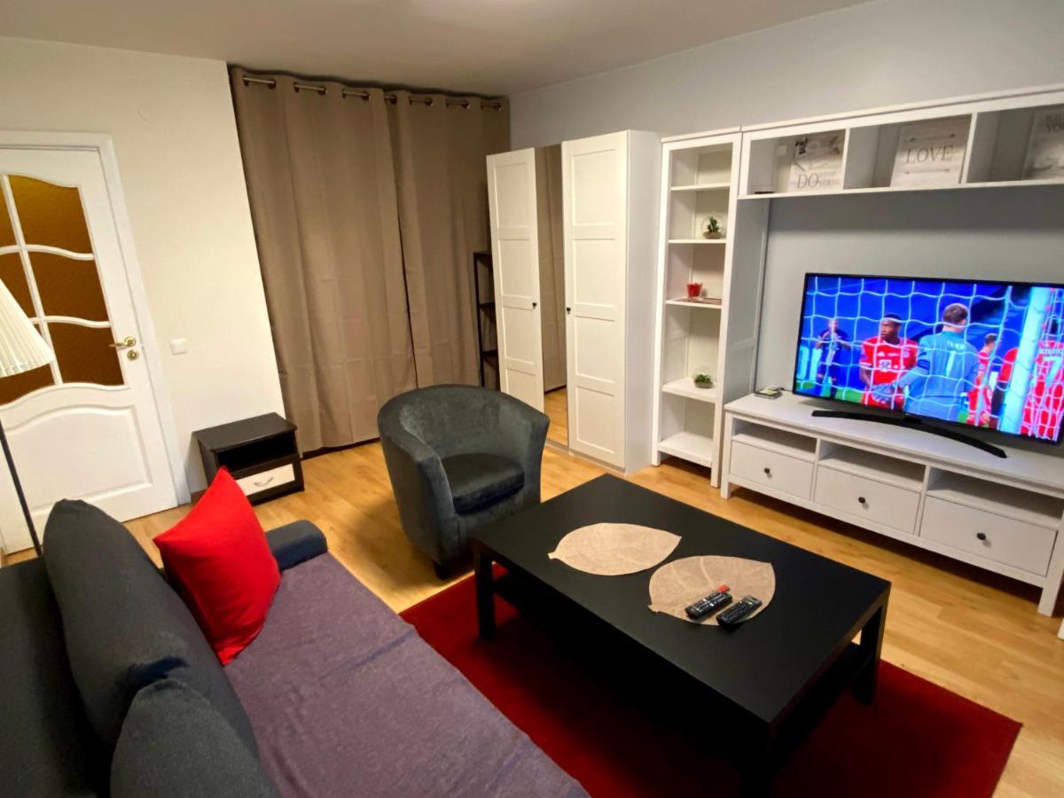 Your - Apartment, Balcony, Parking & Self Check-in
